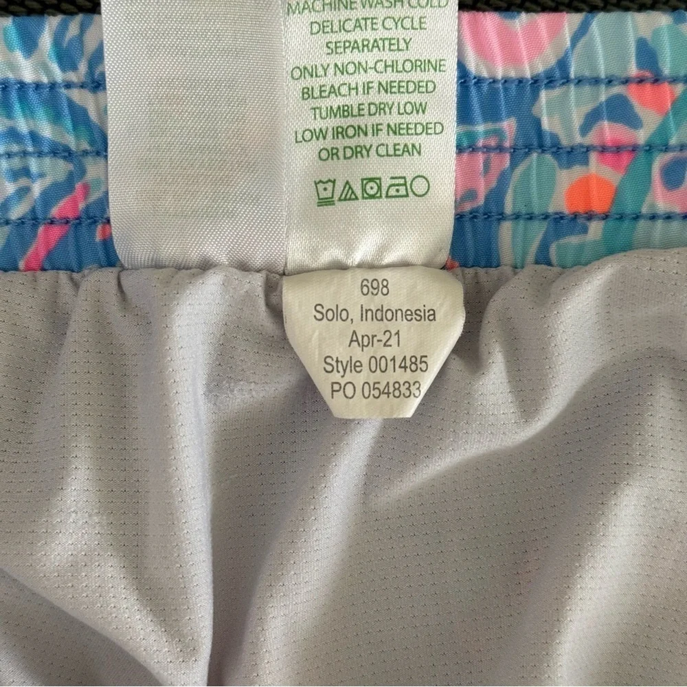 LILLY PULITZER Luxletic Ocean Trail Shorts Zanzibar Blue Fish Kiss
